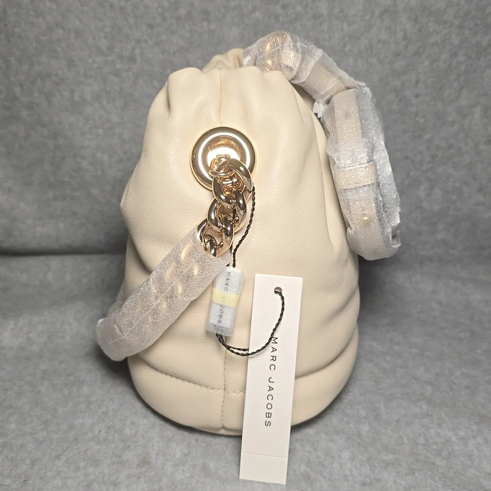 Marc Jacobs Small Leather Bucket Bag in Marshmallow NWT - Picture 5 of 10